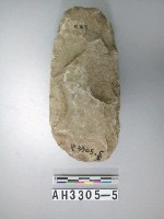 藏品(中型舌刃打製石斧)的圖片